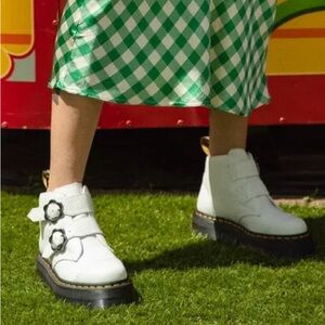 Dr.Martens Devon Flower Leather Platform Buckle Boots Women’s Size 9